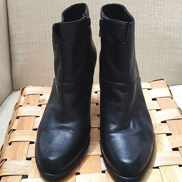 Stuart Weitzman Black Leather Heeled Ankle Boots - Picture 2 of 10